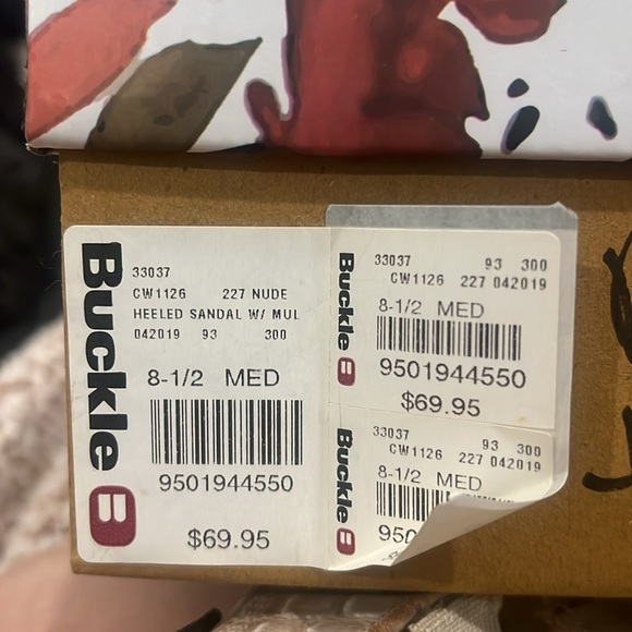 Gimmicks heels… from the Buckle - Picture 2 of 2